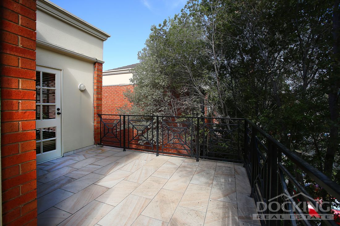 5/755 Burwood Road, Hawthorn East Tuscan Style Terrace Docking Real
